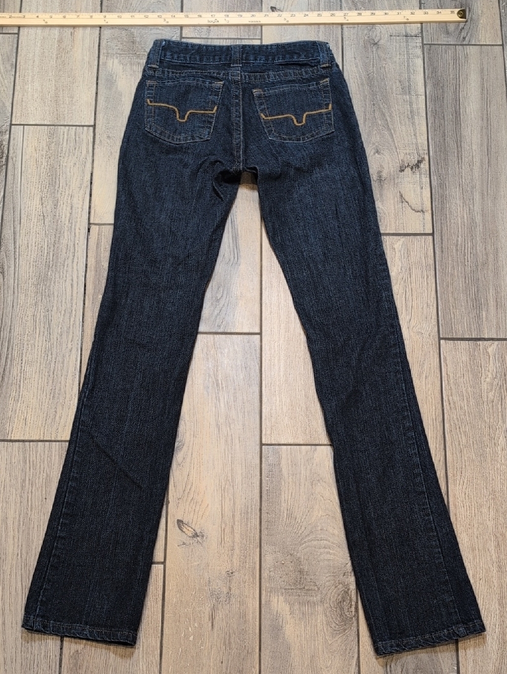 NWOT Kimes Ranch Betty Women's Jeans in Dark Indigo with Gold Stitching